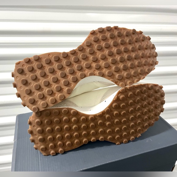 New Balance Women's Sneakers Shoes Casual White Cream Turtledove size 9.5 - Picture 3 of 11